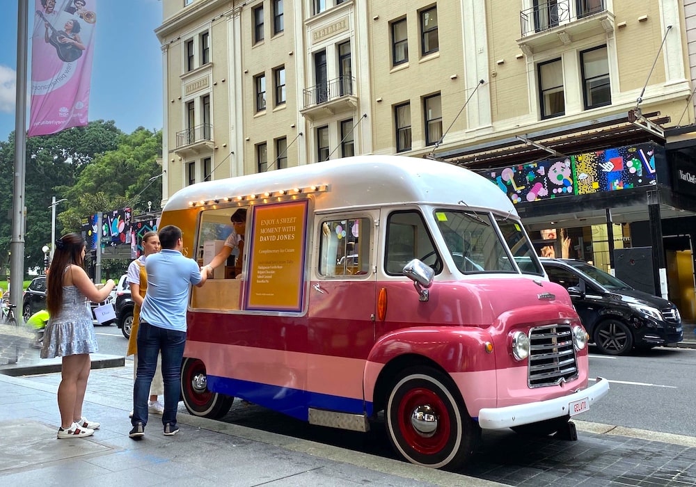 Pop Up Ice Cream Truck - Kombi & Co